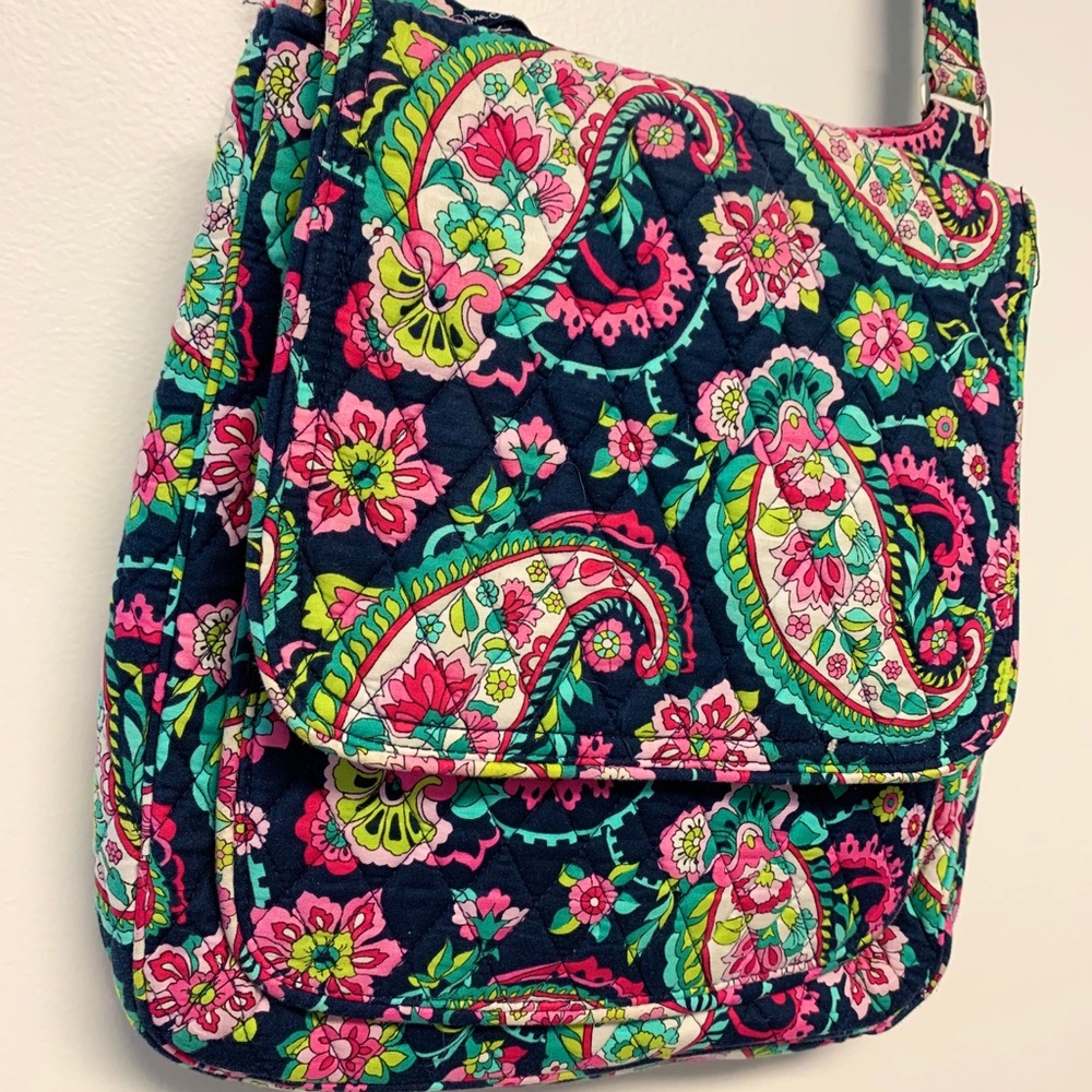 LIKE NEW Very Bradley Crossbody bag